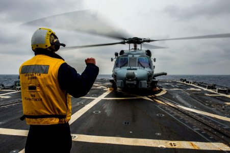 USS Mustin operations 150407-N-ZZ786-094