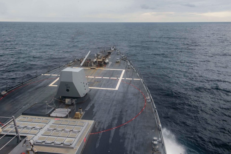 USS Mustin operations 150708-N-ZZ786-055
