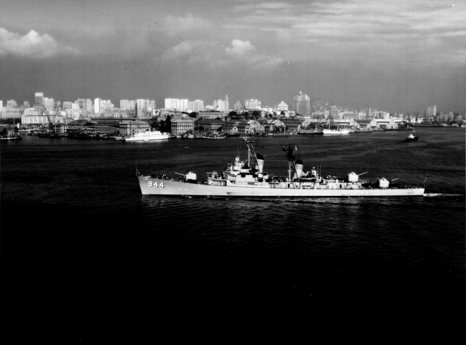 USS Mullinnix (DD-944) off Rio de Janeiro on 14 July 1958