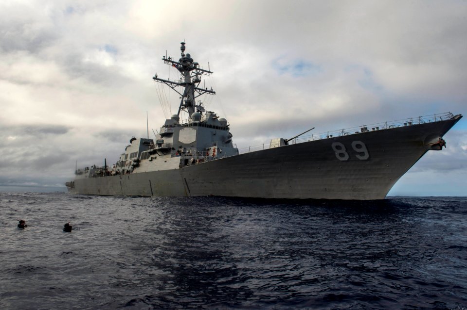 USS Mustin operations 150412-N-ZZ786-143