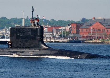 USS New Hampshire returns to homeport. (8960409765)