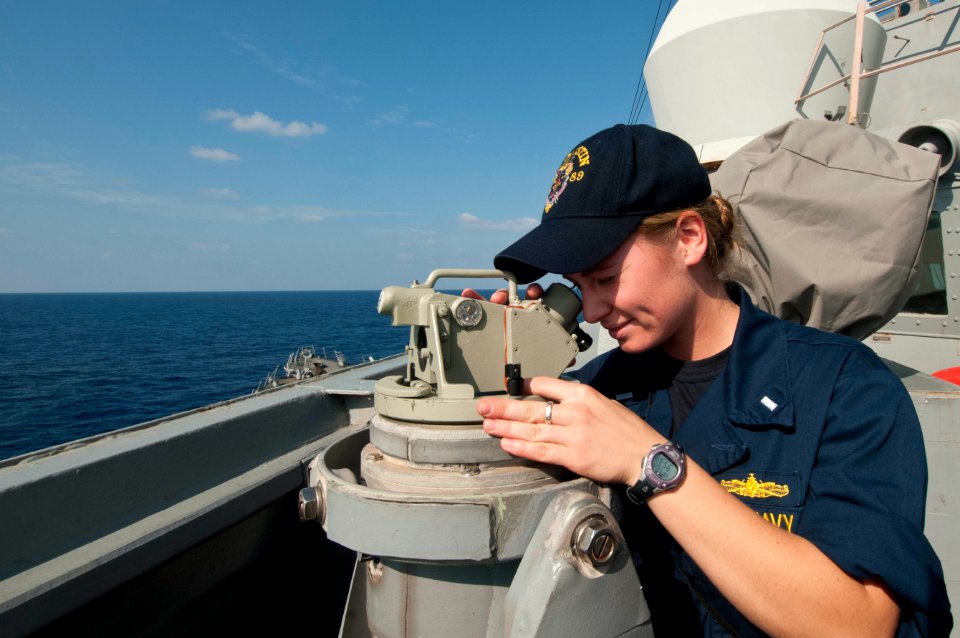 USS Mustin western Pacific patrol 121109-N-MU720-021