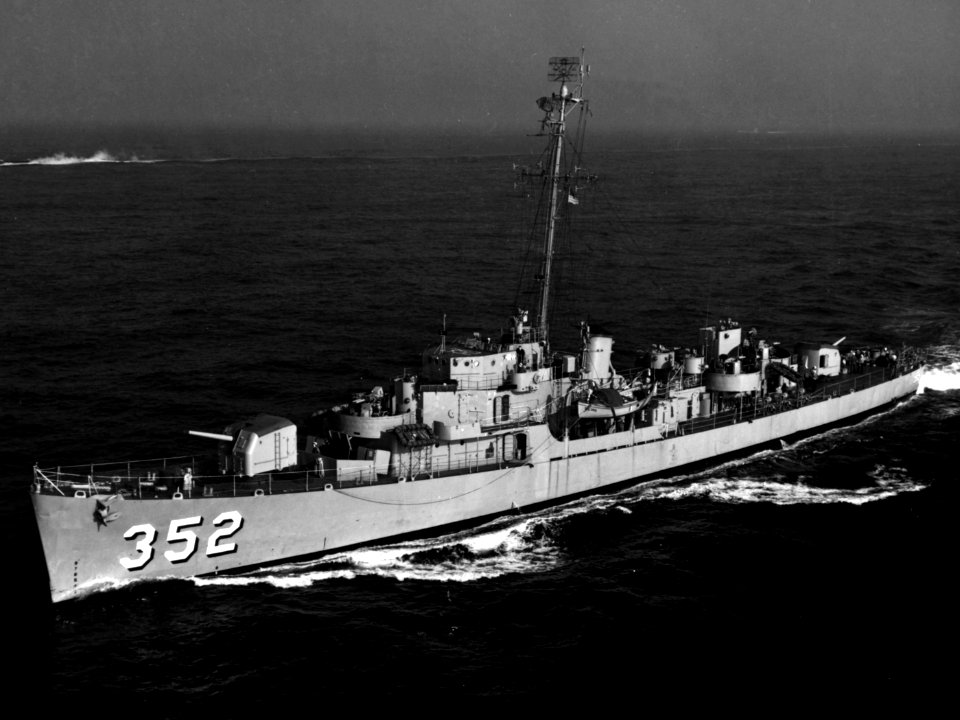 USS Naifeh (DE-352) underway at sea on 28 January 1956 (80-G-689312)