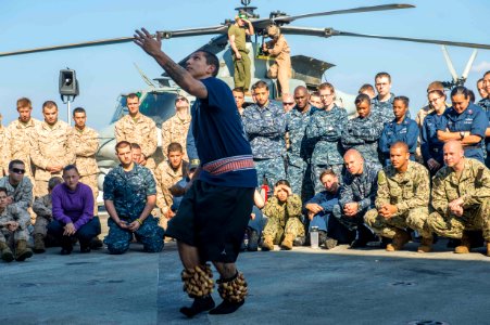 USS NEW ORLEANS (LPD 18) 131125-N-MK881-015 (11186287096)