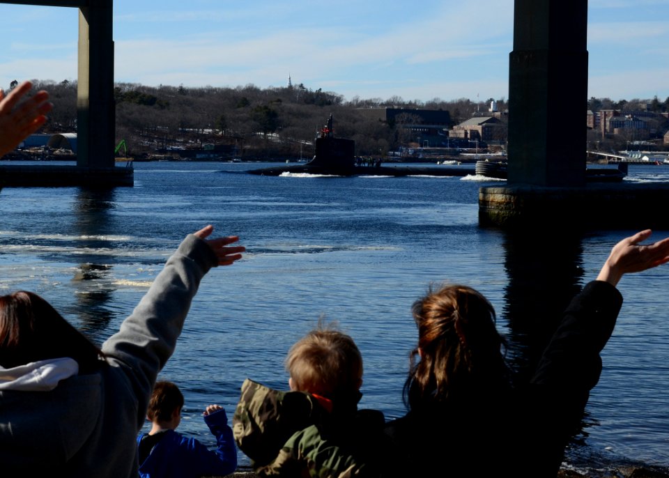 USS New Mexico departs for ICEX 2014 140228-N-TN558-141