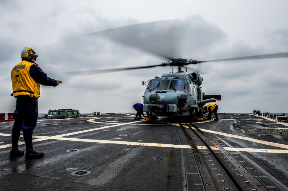 USS Mustin operations 150407-N-ZZ786-089