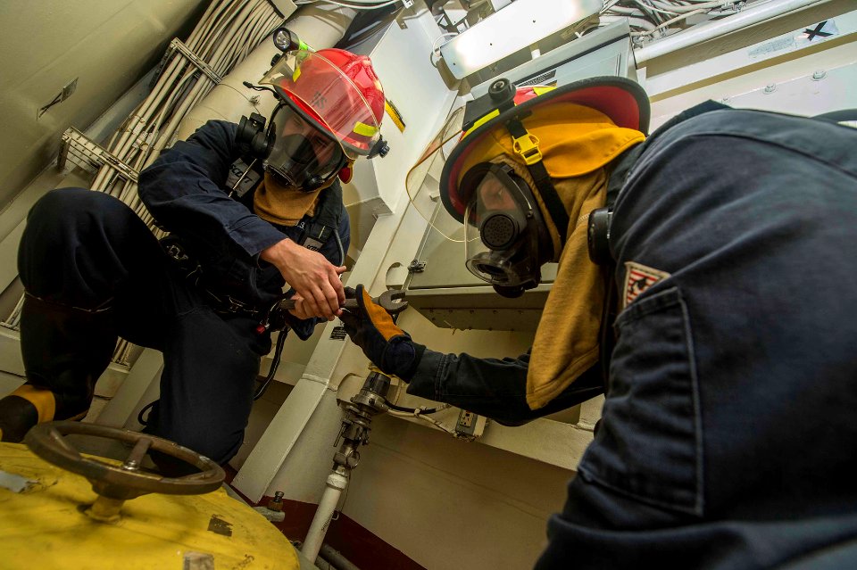 USS NEW ORLEANS (LPD 18) 131019-N-MK881-452 (10556026213)