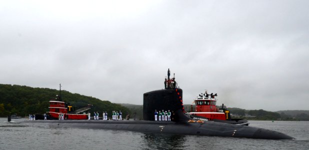 USS New Hampshire homecoming 140813-N-TN558-076 photo