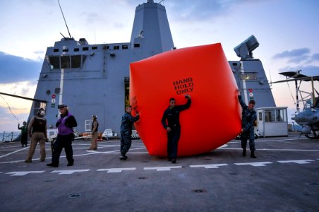 USS NEW ORLEANS (LPD 18) 140107-N-WK391-094 (12263520795)