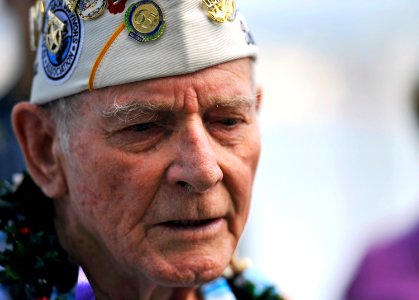 USS Nevada wayside exhibit guest speaker 121206-N-WX059-015