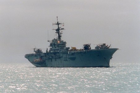 USS New Orleans (LPH-11) at anchor, 1991