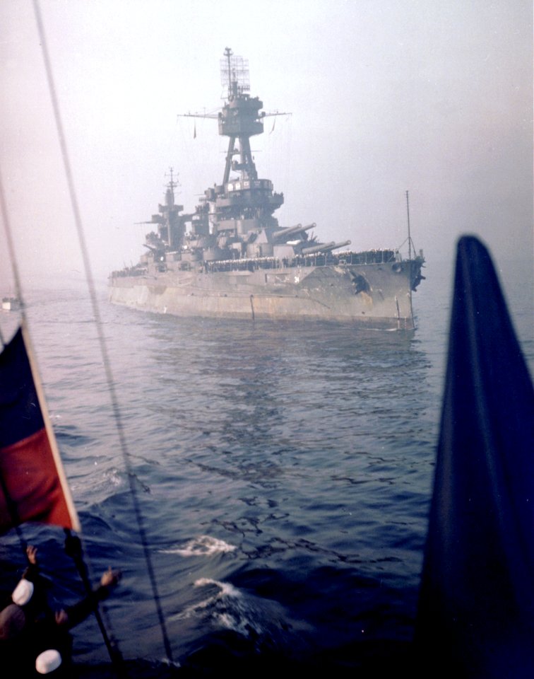 USS New York (BB-34) off New York City (USA), circa 19 October 1945 (80-G-K-14562)