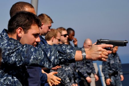 USS NEW ORLEANS (LPD 18) 140214-N-WK391-014 (12649868343)