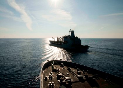 USS New York approaches USNS Laramie. (8232064255)