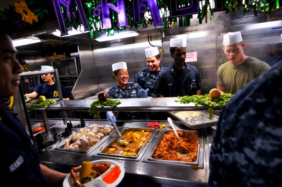 USS NEW ORLEANS (LPD 18) 140304-N-YR391-010 (13212620903)