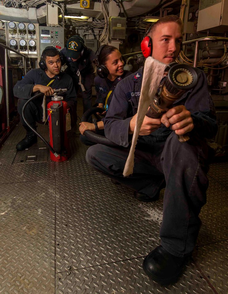USS NEW ORLEANS (LPD 18) 131019-N-MK881-458 (10556024443)