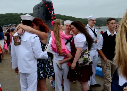 USS New Hampshire homecoming 140813-N-TN558-137 photo