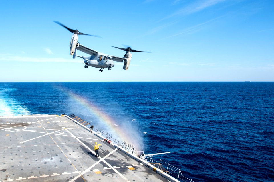 USS New York conducts flight operations. (16087887099)