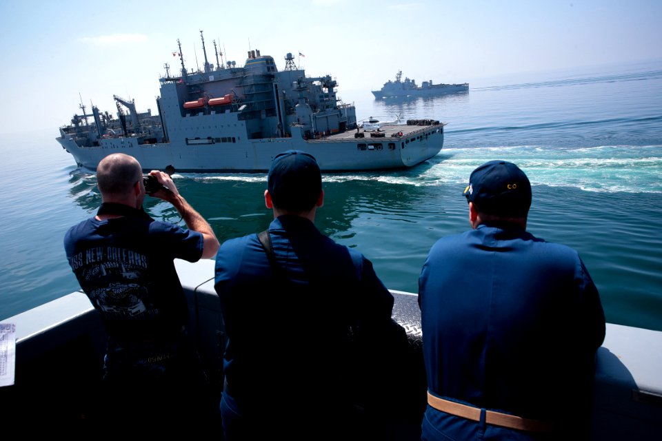 USS NEW ORLEANS (LPD 18) 140308-N-YR391-035 (13212457465)