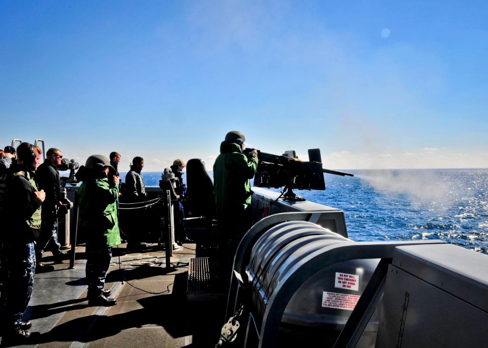 USS New York live-fire exercise 140122-N-YO707-312