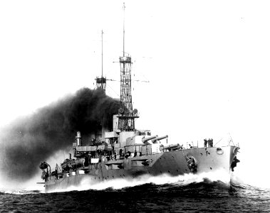 USS New York (BB-34) underway at high speed on 29 May 1915 (19-N-13046) photo