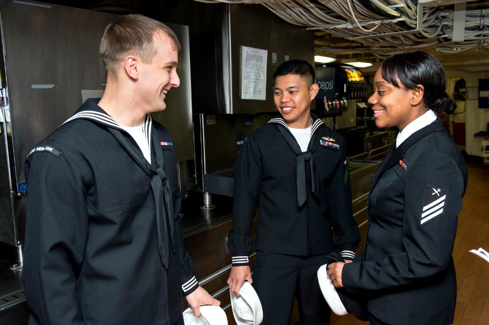 USS New York 150107-N-XG464-042