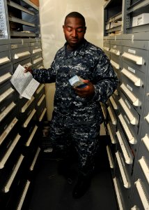 USS NEW ORLEANS (LPD 18) 140217-N-WK391-012 (12921880374)