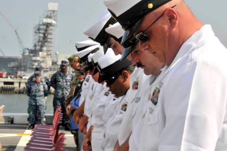 USS New York operations 130911-N-YO707-015