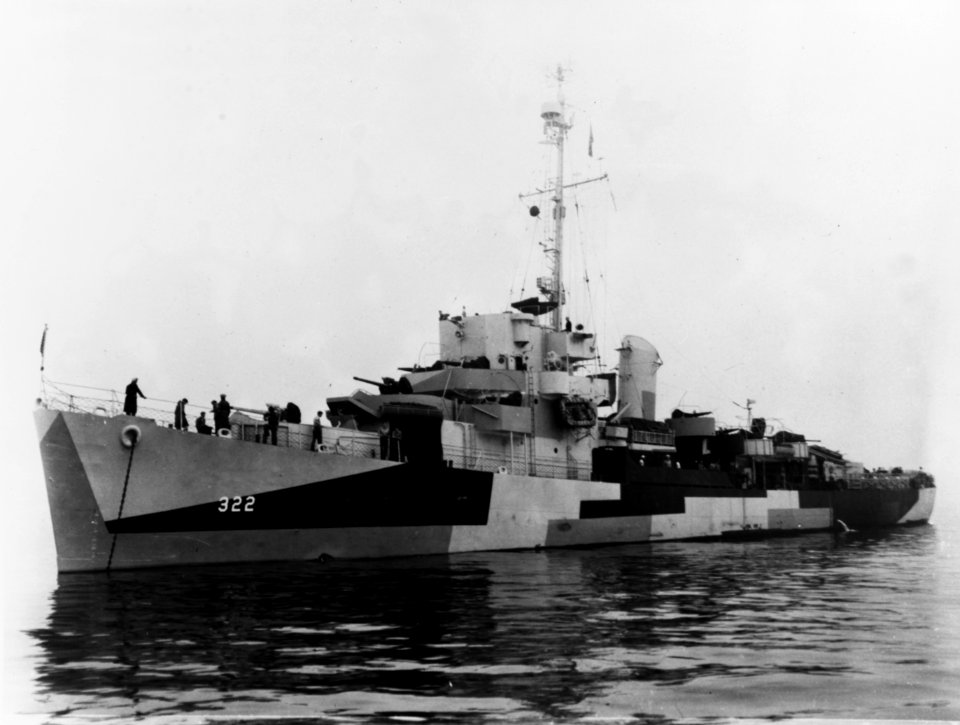 USS Newell (DE-322) at anchor in New York Harbor on 2 June 1944 (NH 91565)