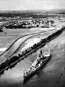 USS Newport News (CA-148) in the Kiel Canal 1962 photo