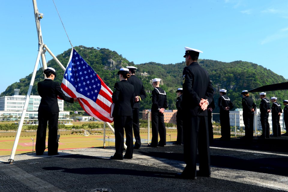 USS Nimitz action 130511-N-TW634-019