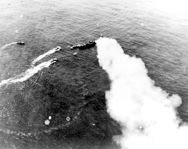 USS Niagara (AGP-1) sinking off San Cristobal on 23 May 1943 (80-G-68537)