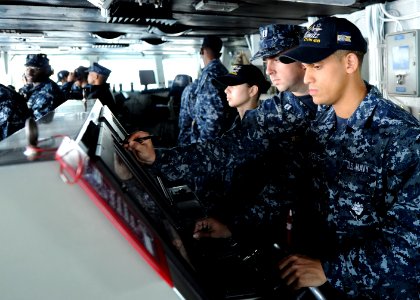 USS Nimitz action 120929-N-TX484-007