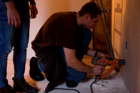 USS Nimitz Sailors participate in community build 150117-N-JY507-003