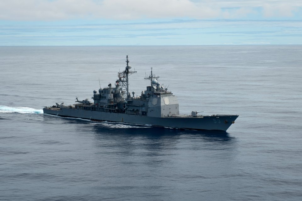 USS Nimitz action 130518-N-LP801-352
