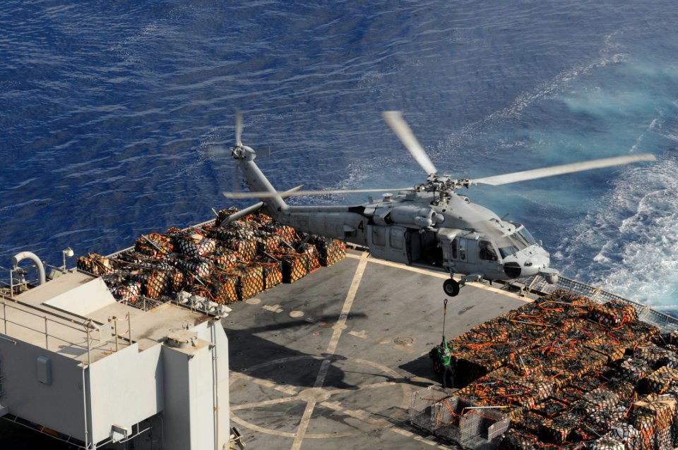 USS Nimitz operations 131029-N-MX772-019