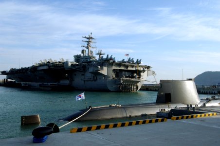 USS Nimitz (CVN 68) & ROKS Son Won-il (SS 072) in Busan, ROK