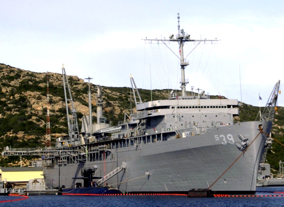 USS Norfolk (SSN-714) alongside of USS Emory S. Land (AS-39) at La Maddalena, Italy, on 21 March 2001 (6610004)
