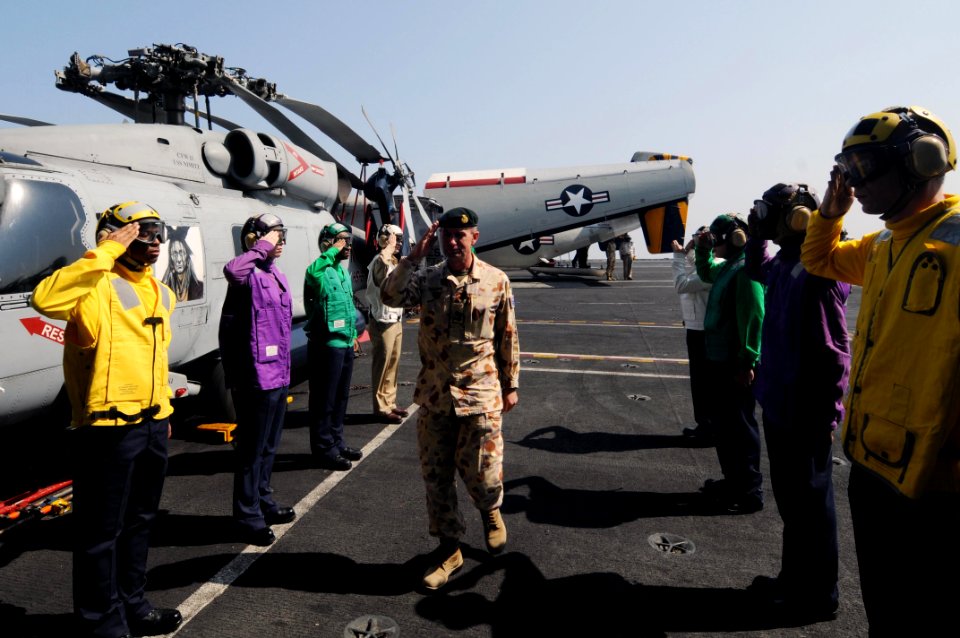 USS Nimitz DVIDS221192