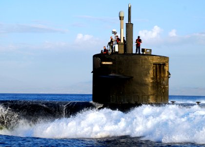 USS Norfolk (SSN 714) heads to sea