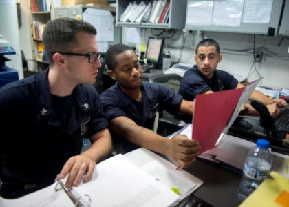 USS Normandy (CG 60) deployment 150701-N-ZY039-036