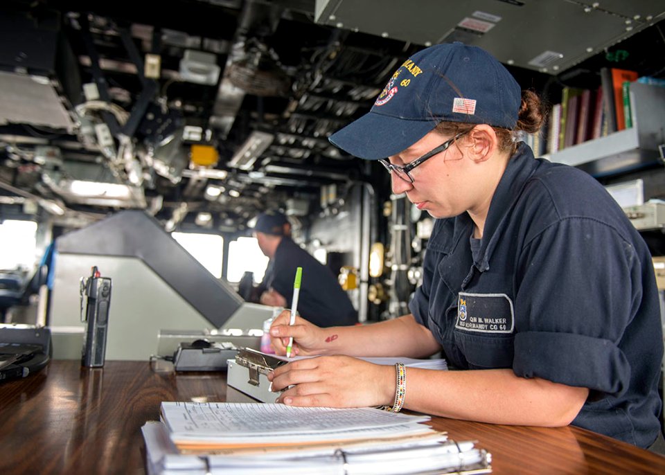 USS Normandy (CG 60) 150530-N-ZY039-004 (18148116049)