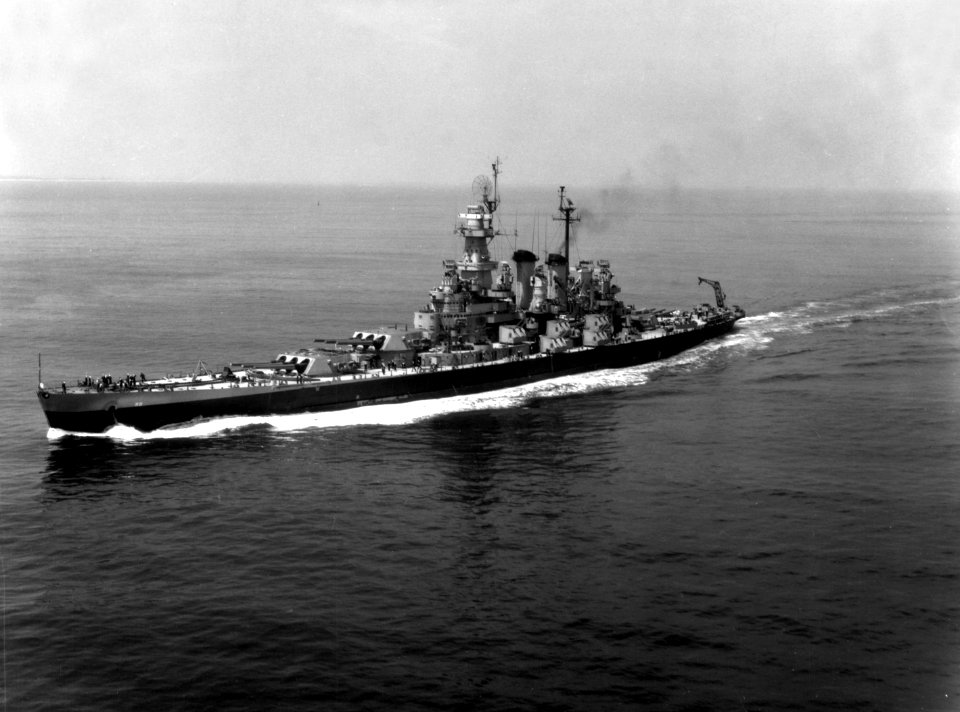 USS North Carolina (BB-55) underway at sea on 3 June 1946 (NH 97267)