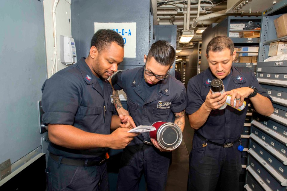 USS Normandy (CG 60) deployment 150930-N-ZY039-016