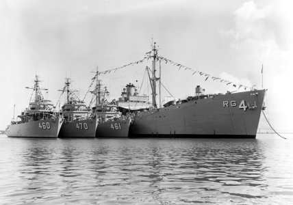 USS Notable (MSO-460), USS Salute (MSO-470), USS Observer (MSO-461) and USS Tutuila (AGR-4) at Charleston in 1964