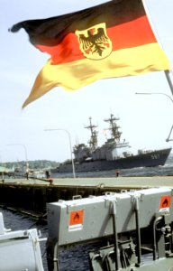 USS O'Bannon (DD-987) at Kiel in 1992