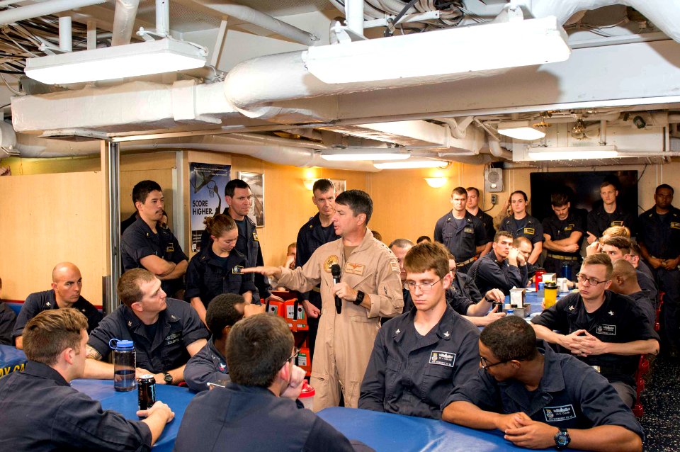 USS Normandy (CG 60) 151008-N-ZY039-038 (22638846196)