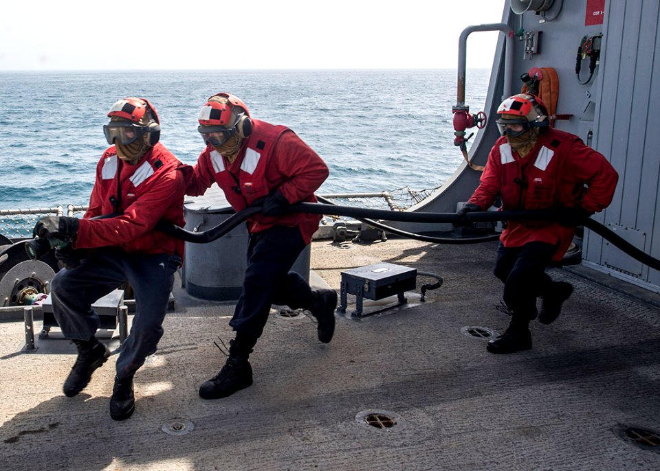 USS Normandy (CG 60) 150516-N-ZY039-012 (17264188604)