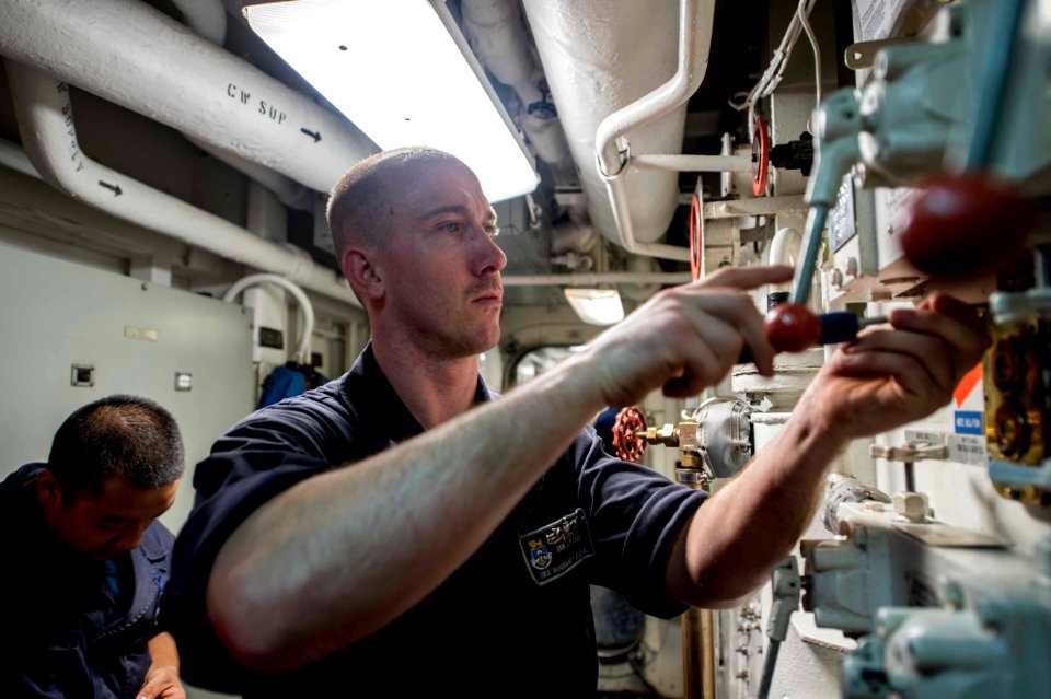 USS Normandy (CG 60) deployment 150830-N-ZY039-028