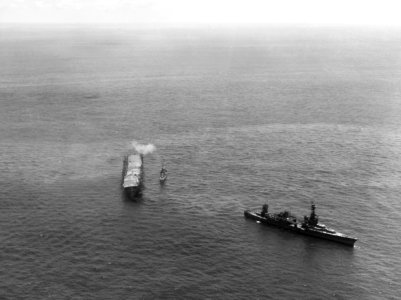 USS Northampton (CA-26) prepares to tow USS Hornet (CV-8) during the Battle of the Santa Cruz Islands on 26 October 1942 (80-G-304517)